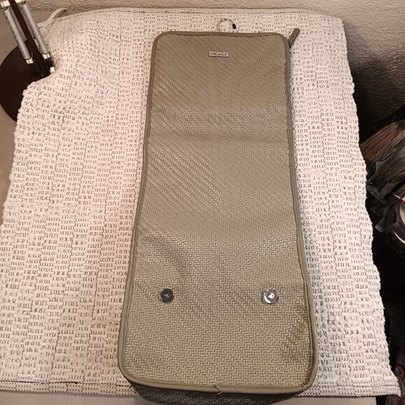 Joan & David green herringbone folding hanging travel makeup toiletry case - Picture 6 of 13